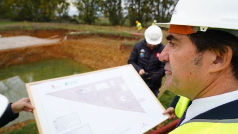 Visita del consejero de Medio Ambiente, Vivienda y Ordenación del Territorio, Juan Carlos Suárez-Quiñones, al EDAR de Cembranos, León | Campillo (ICAL)
