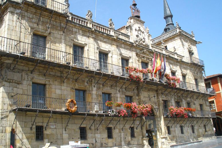 Antiguo Consistorio de León ubicado en la Plaza Mayor de la ciudad