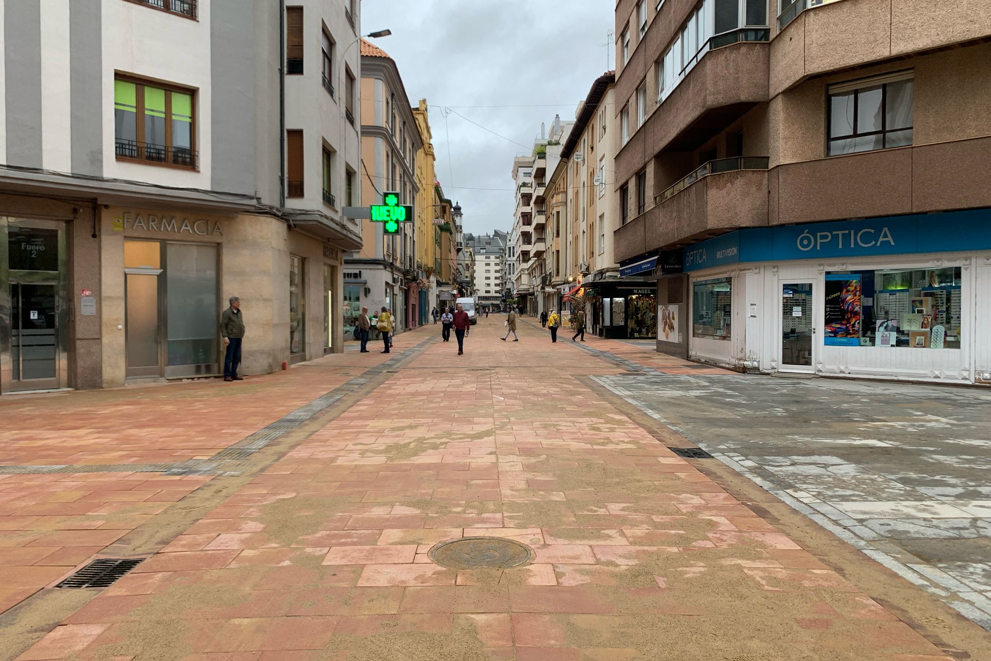 Estado actual de la calle Gil y Carrasco de León
