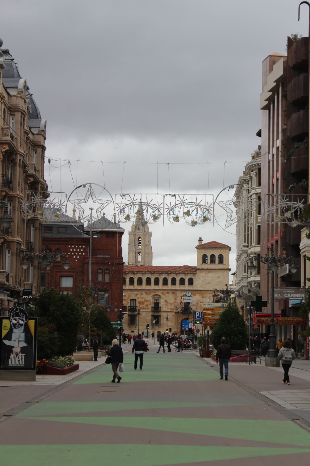 Luces de Navidad en el centro de León