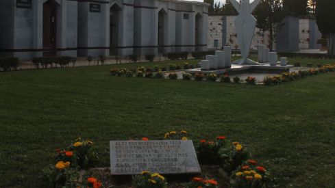 Patio de San Carlos en el Cementerio de León