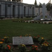 Patio de San Carlos en el Cementerio de León