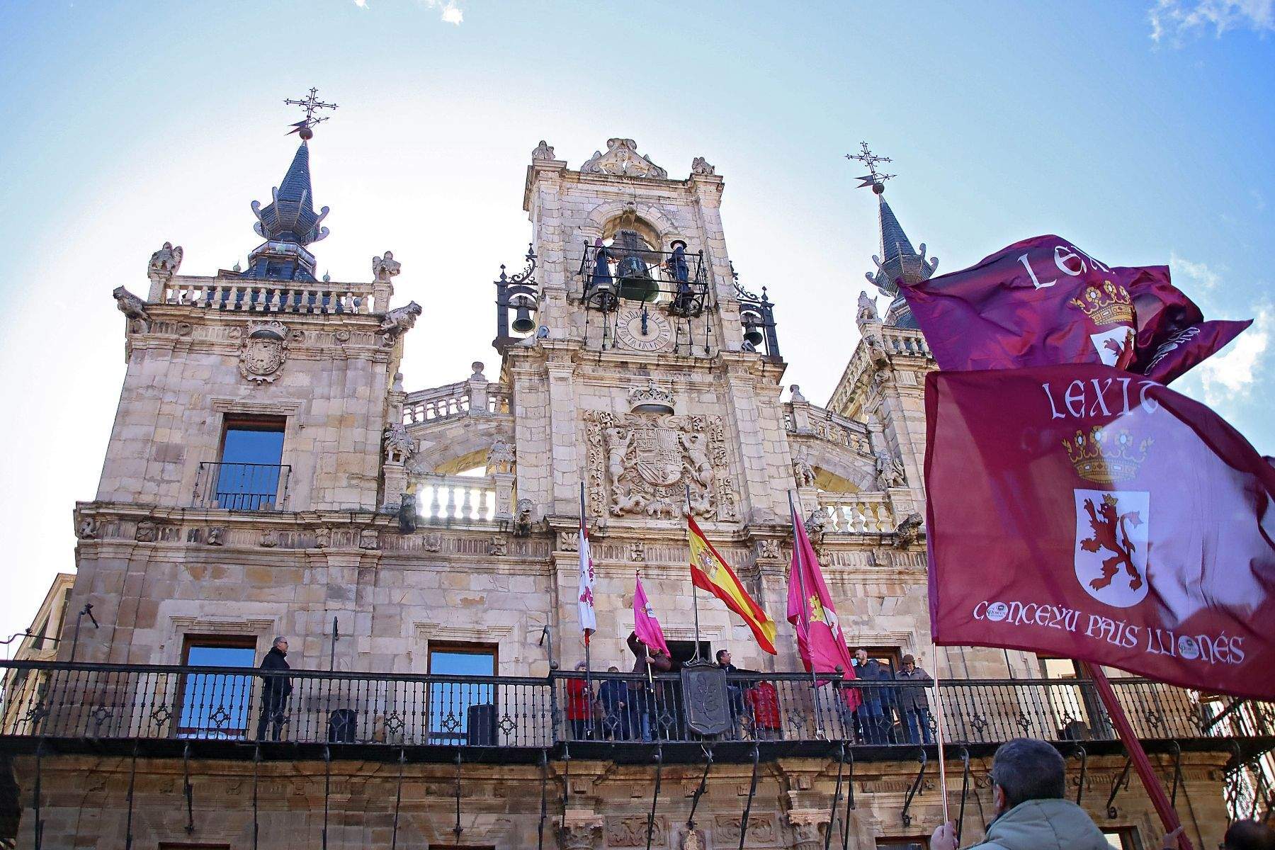  Concentración en la Plaza Mayor de Astorga por la reapertura del tren "Ruta de la Plata"