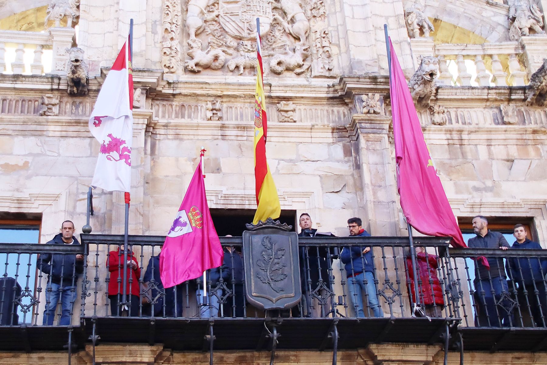 Concentración en la Plaza Mayor de Astorga por la reapertura del tren "Ruta de la Plata"