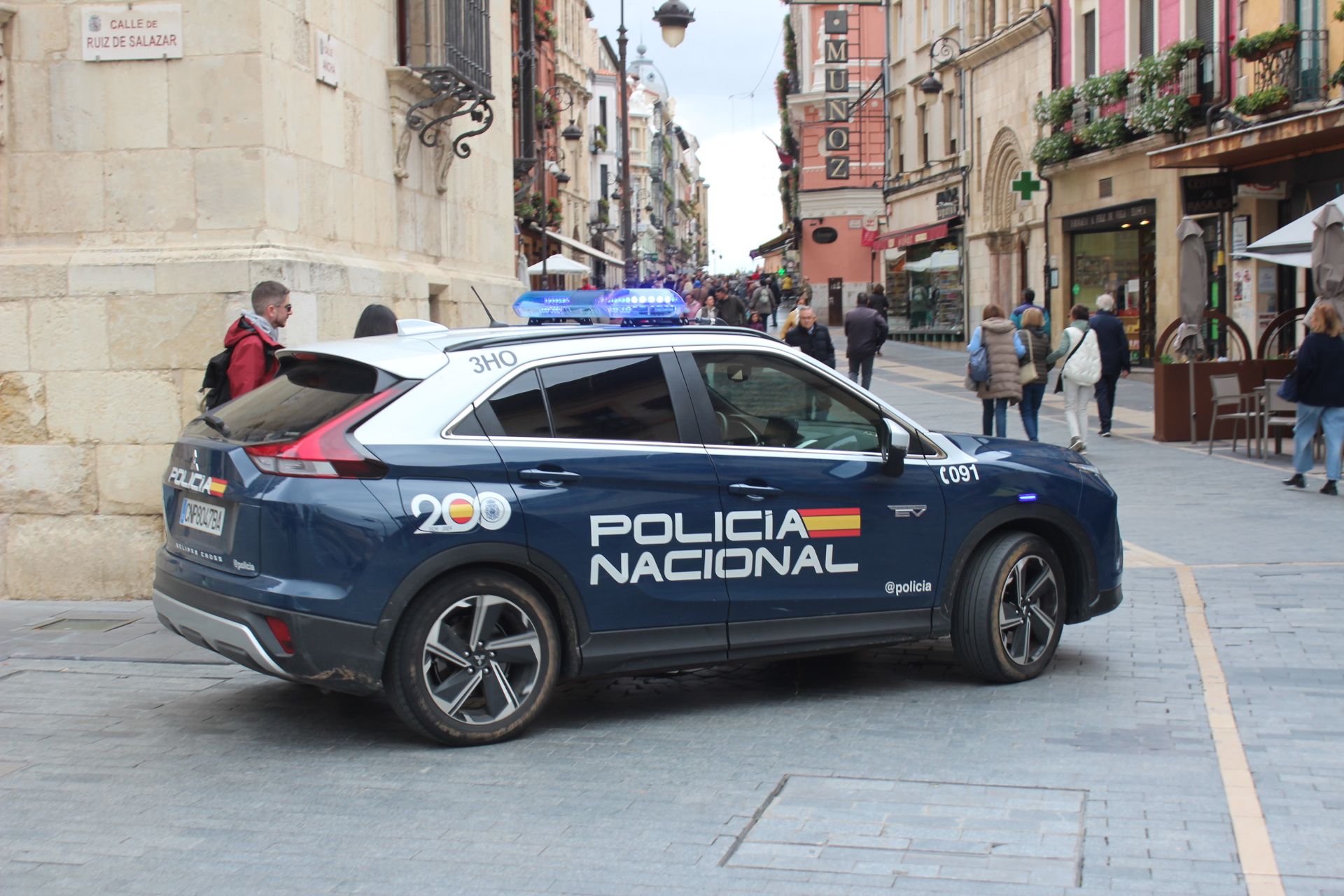 patrulla policia nacional leon