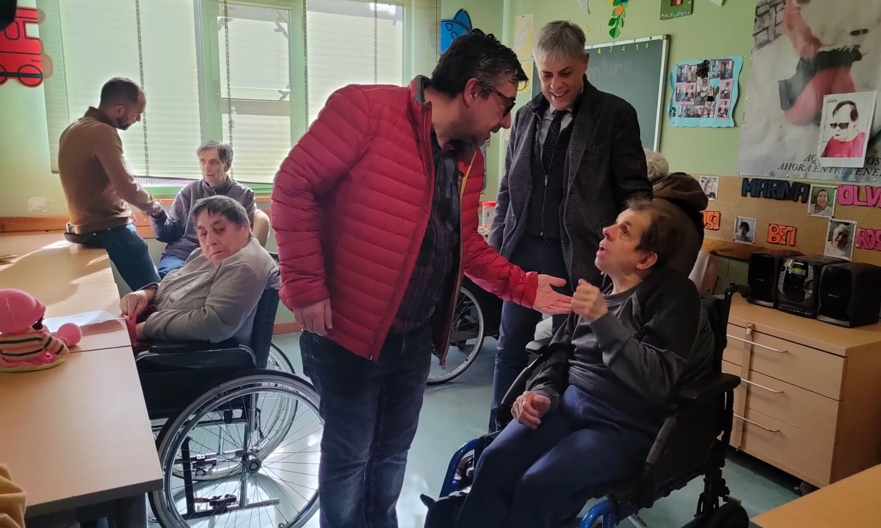Eduardo Diego visita el Centro de Asprona en Armunia