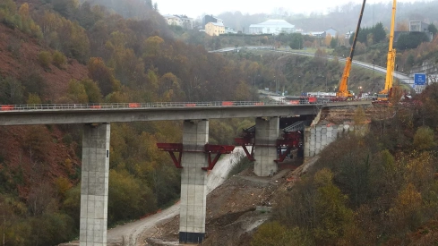 Así avanzan las obras de reconstrucción del viaducto O Castro de la autovía A6 en sentido Madrid
