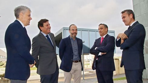  Carlos Fernández Carriedo, el consejero de Economía y Hacienda y portavoz, realiza una visita a la empresa Tresca Ingeniería.
