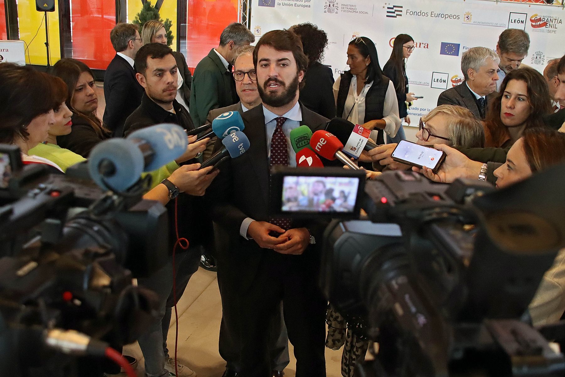 Juan García-Gallardo, vicepresidente de la Junta, inaugura la VI Feria del Empleo y del Empoderamiento en León.