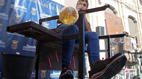 Soplado de vidrio en la Catedral de León | Peio García (ICAL)
