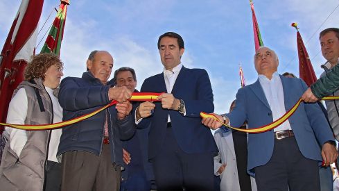  Juan Carlos Suárez-Quiñones en la inauguración de la VIII Feria Multisectorial en la comarca de  Puente Almuhey