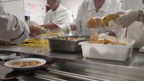 Nueve chefs de la provincia crean un menu navideño para el comerdor social de la Asociación Leonesa de Caridad