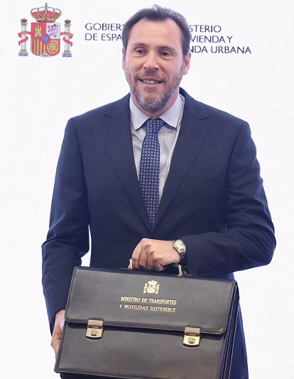 Óscar Puente recibe la cartera del Ministerio de Transporte 1