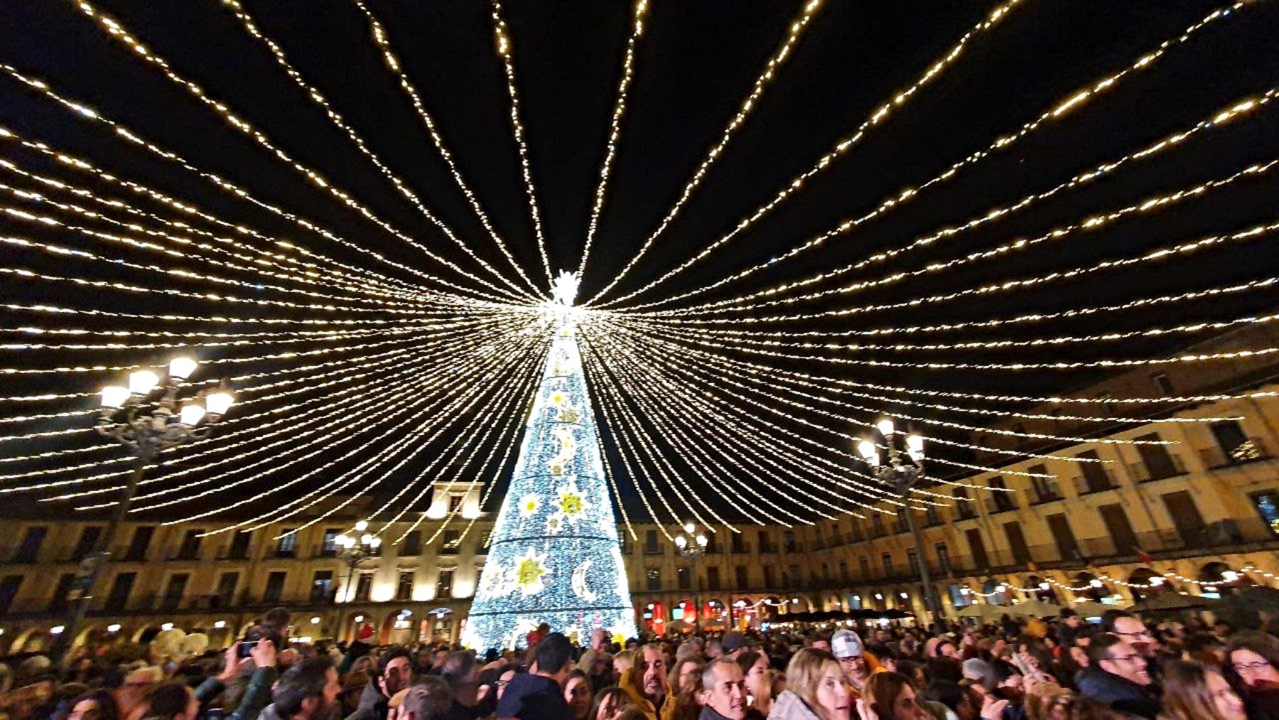 Iluminación navideña de años anteriores en León 