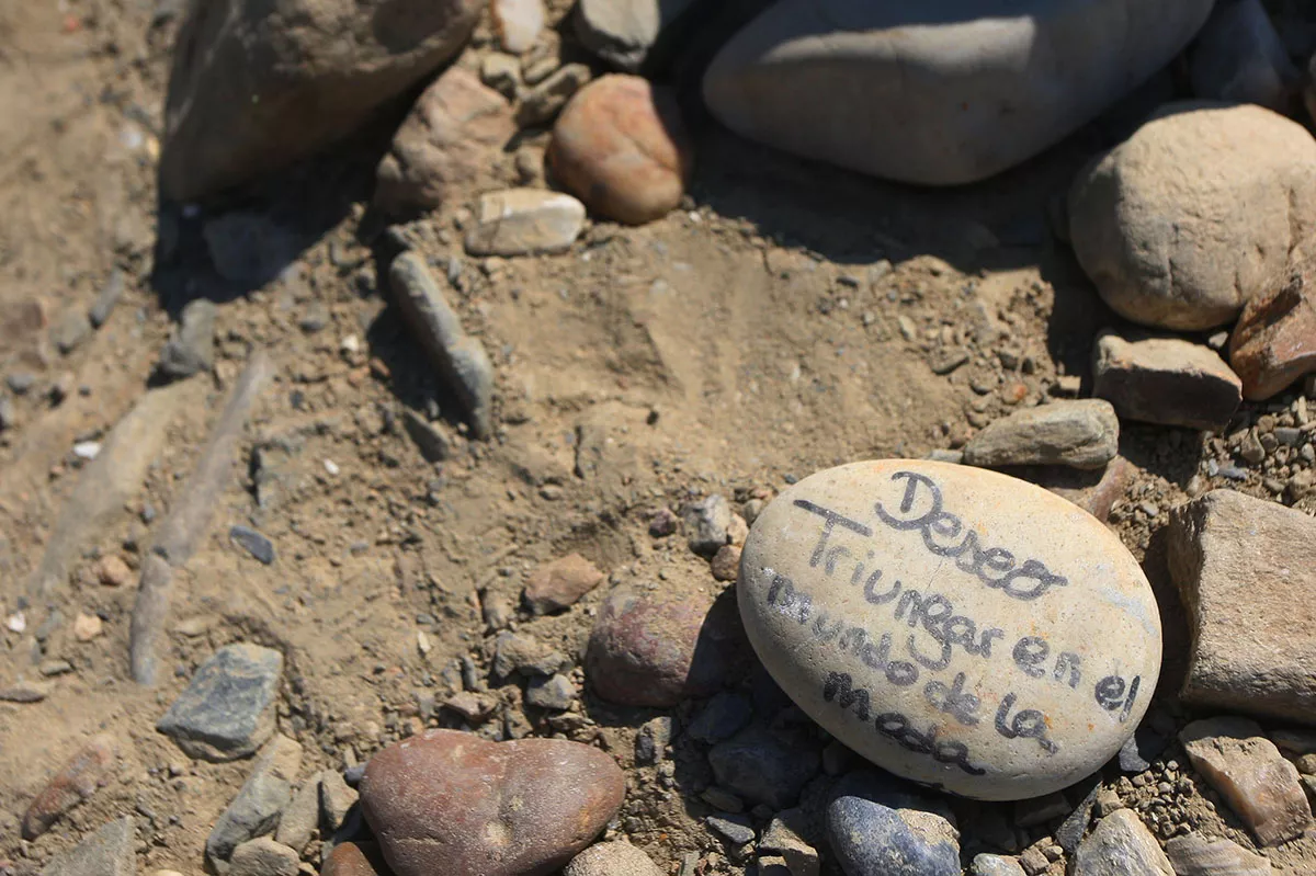Deseos a los pies de la Cruz de Ferro en Foncebadón