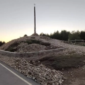 Obras en la Cruz de Ferro en Foncebadón