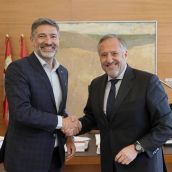 El presidente de las Cortes de Castilla y León, Carlos Pollán, suscribe un acuerdo con el presidente del Círculo Empresarial Leonés (CEL), Julio César Álvarez