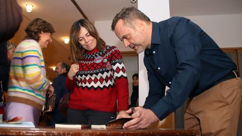  David Rubio con el alcalde José Antonio Díez y los escritores Julio Llamazares, Juan Pedro Aparicio, Avelino Fierro y Nativel Preciado