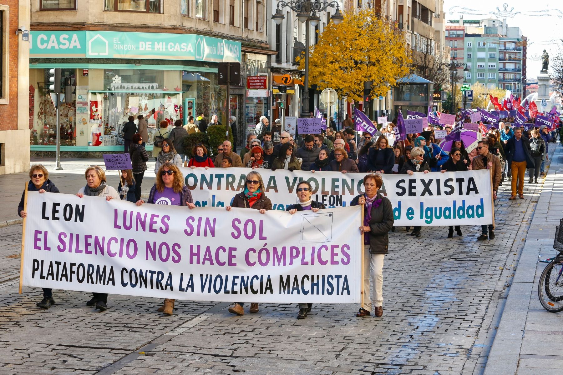 Imagén de archivo de antiguas manifestaciones por el 25N, Día Internacional de la Eliminación de la Violencia contra las Mujeres, en la ciudad de León