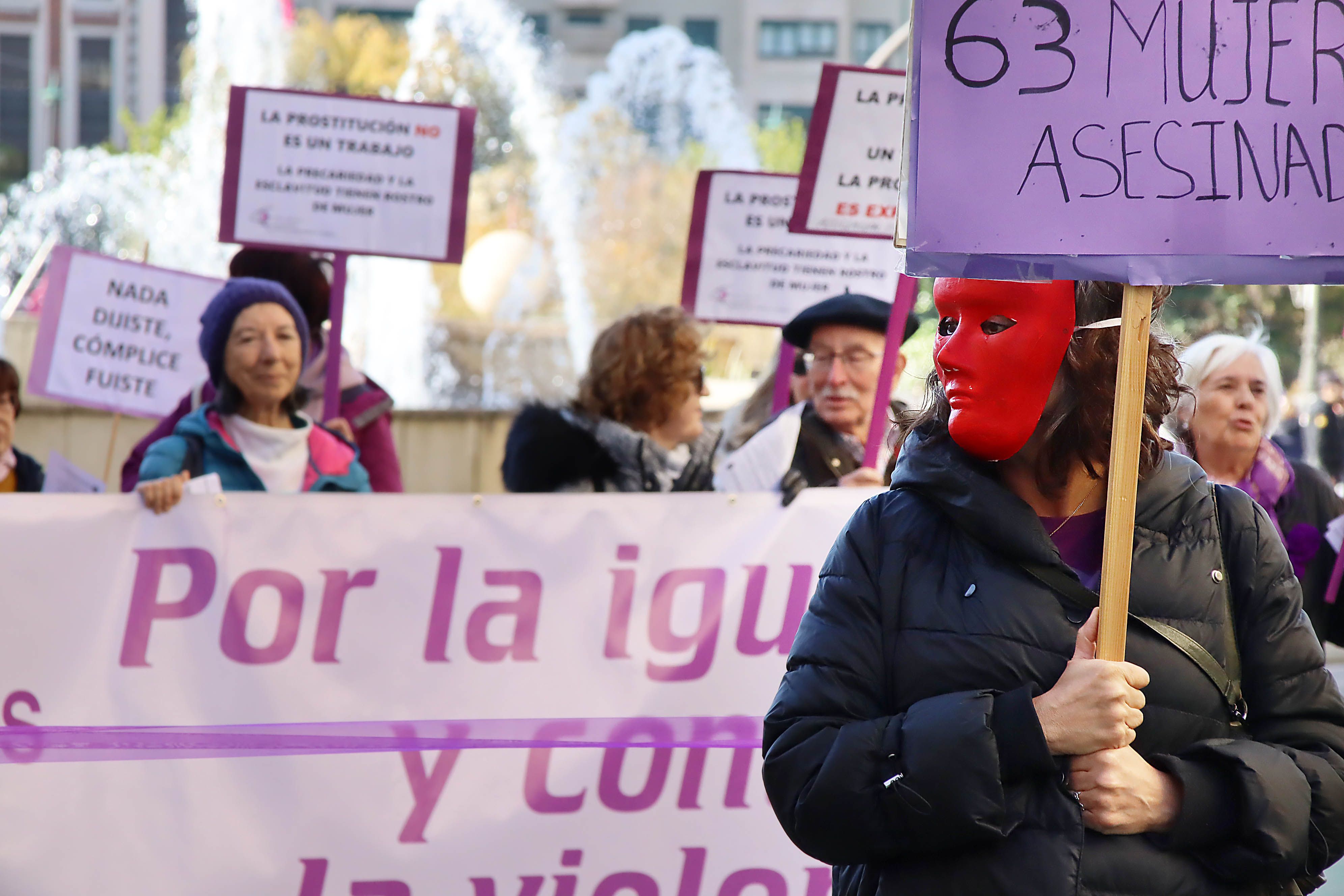 Manifestación  por el Día Internacional de la Eliminación de la Violencia contra la Mujer 