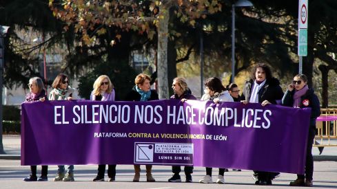 Manifestación  por el Día Internacional de la Eliminación de la Violencia contra la Mujer 
