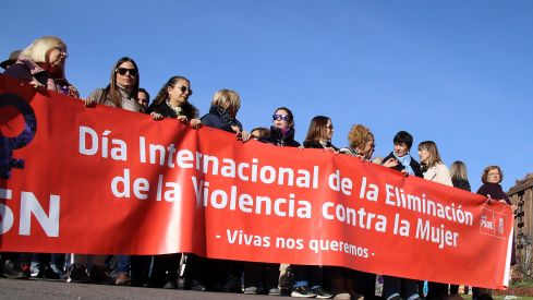 Manifestación  por el Día Internacional de la Eliminación de la Violencia contra la Mujer 