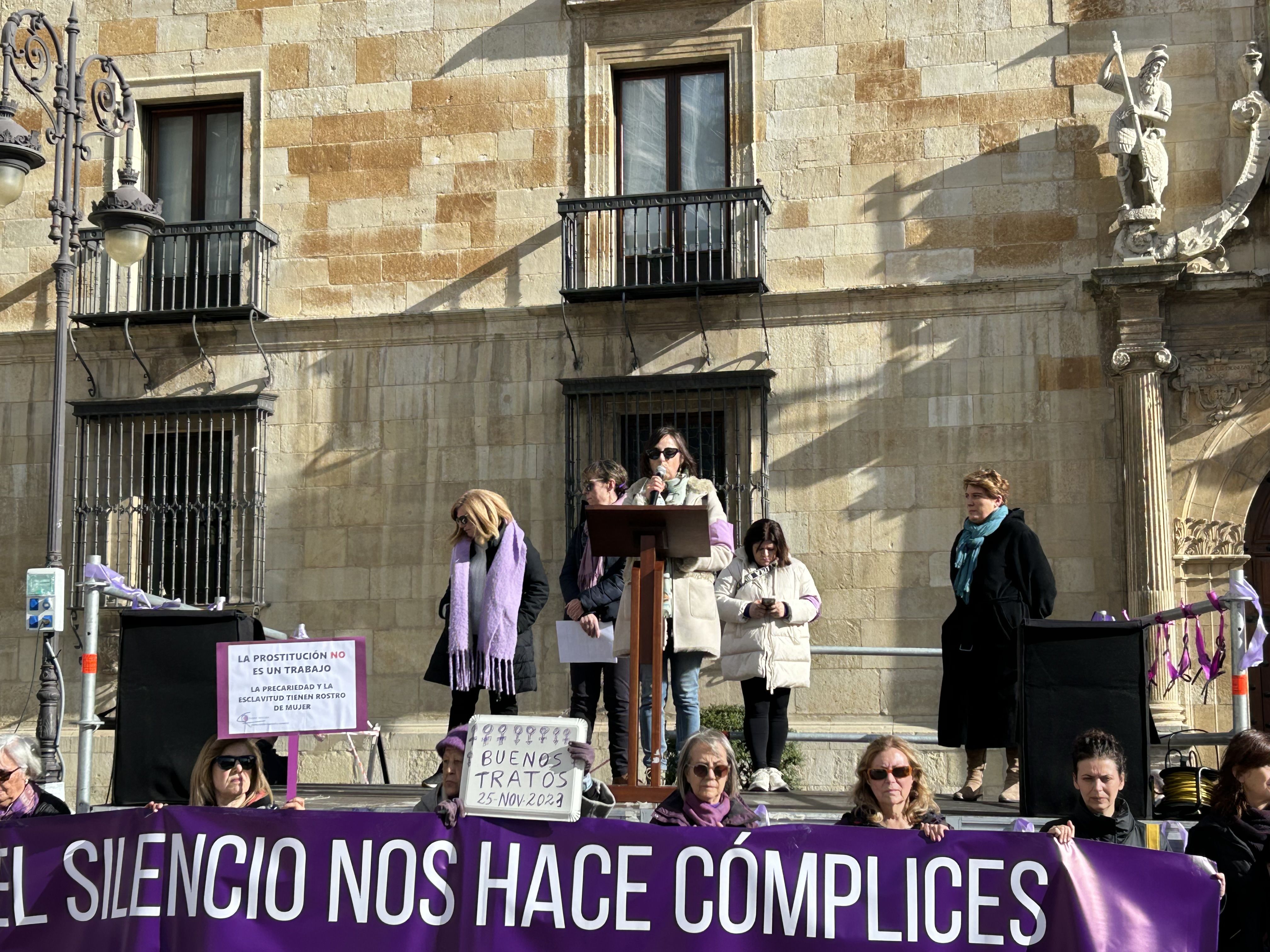 Manifestación  por el Día Internacional de la Eliminación de la Violencia contra la Mujer 