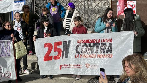 Manifestación  por el Día Internacional de la Eliminación de la Violencia contra la Mujer 
