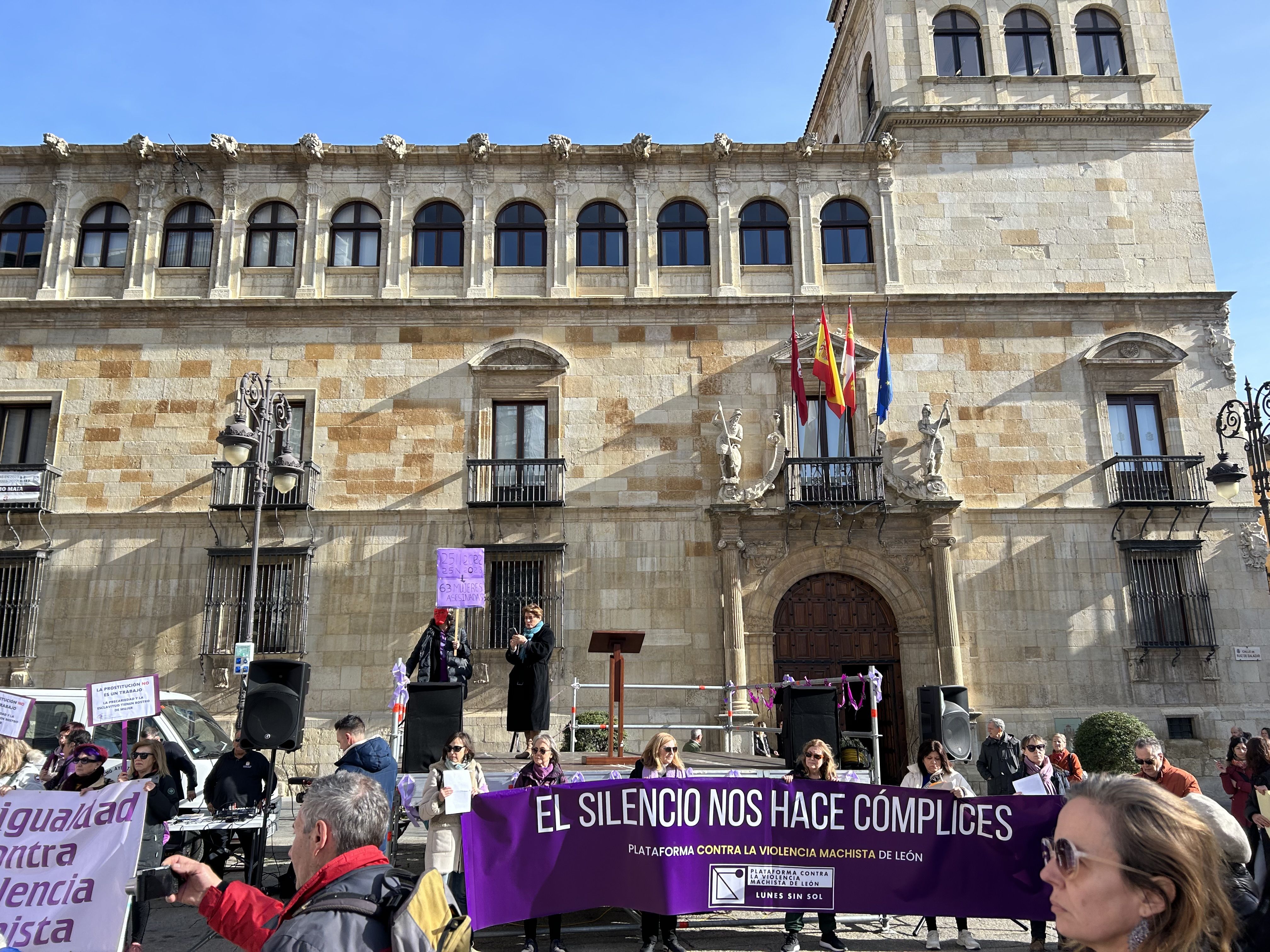 Manifestación  por el Día Internacional de la Eliminación de la Violencia contra la Mujer 