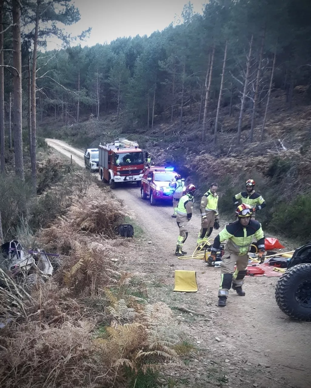 Dos heridos, uno de ellos atrapado, tras un accidente por la salida de vía de un boogie en el paraje "la Vitudina" en Foncebadón