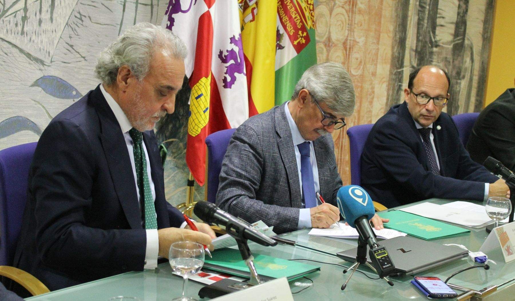 La Universidad de León y Reolum han suscrito un acuerdo marco centrado en el desarrollo sostenible y las futuras iniciativas de investigación La Universidad de León y Reolum han suscrito un acuerdo marco centrado en el desarrollo sostenible y las futuras iniciativas de investigación