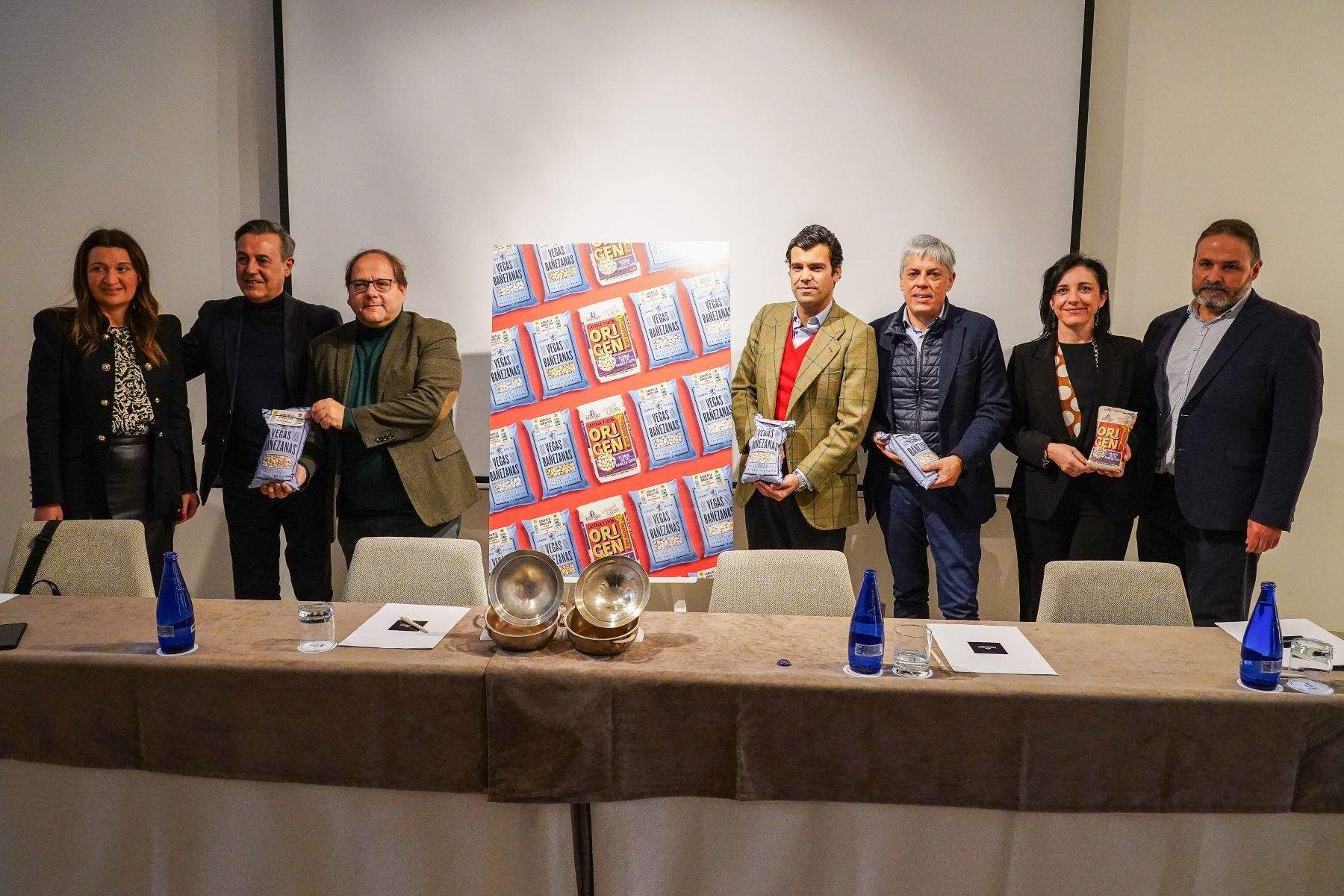 Presentación de las Segundas Jornadas de Promoción de la Alubia IGP de La Bañeza en Paradores de Turismo Presentación de las Segundas Jornadas de Promoción de la Alubia IGP de La Bañeza en Paradores de Turismo
