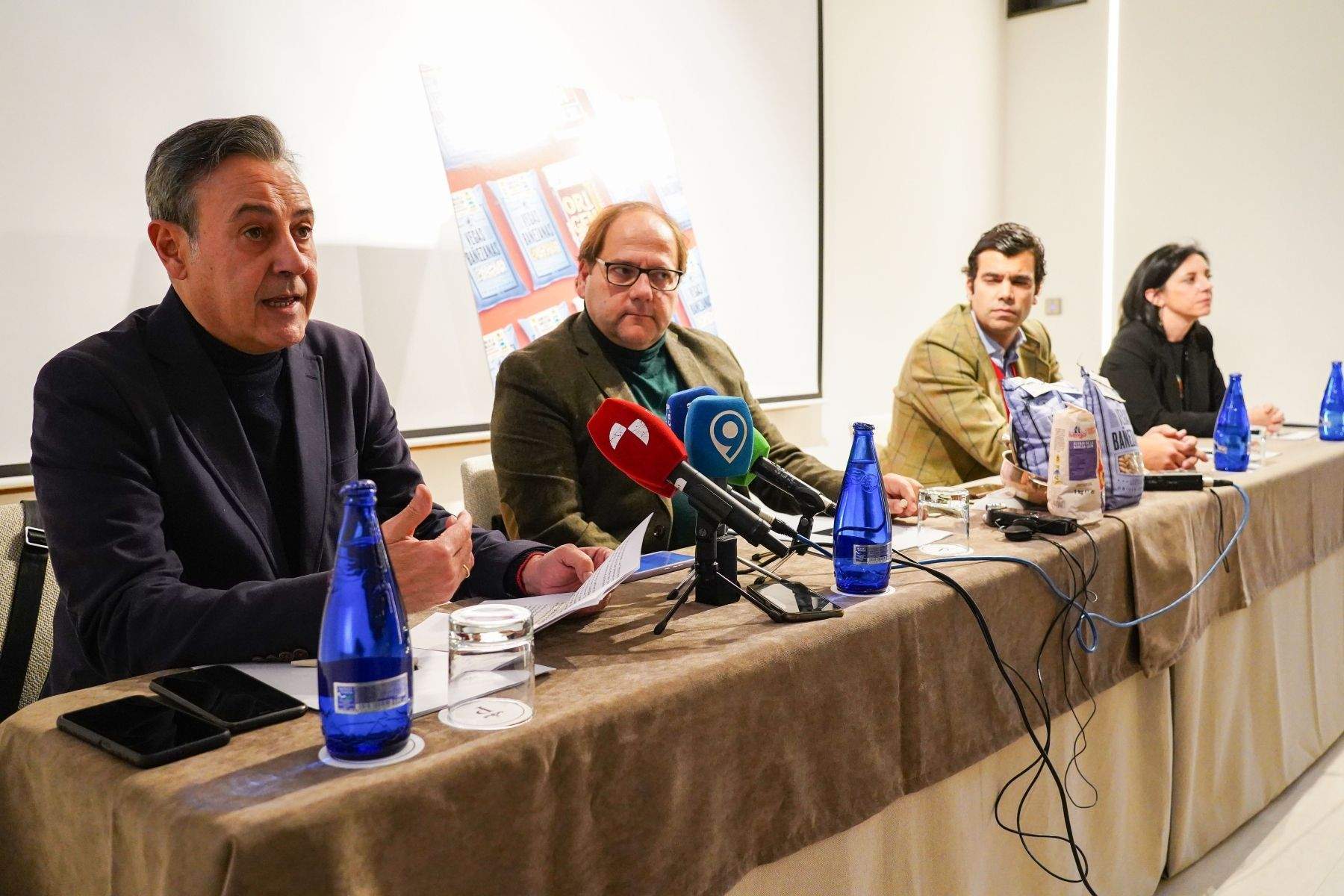 Presentación de las Segundas Jornadas de Promoción de la Alubia IGP de La Bañeza en Paradores de Turismo. Presentación de las Segundas Jornadas de Promoción de la Alubia IGP de La Bañeza en Paradores de Turismo.