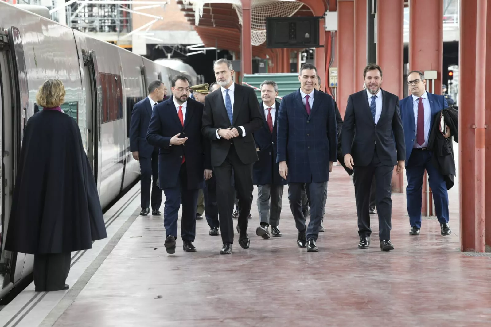 Viaje inaugural de la Variante de Pajares. Salida del tren desde Madrid 