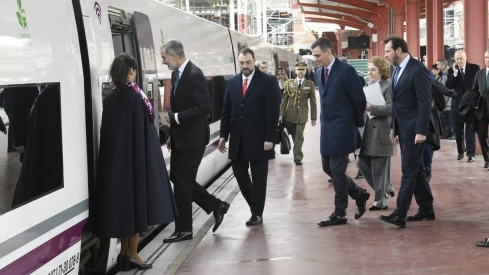 Viaje inaugural de la Variante de Pajares. Salida del tren desde Madrid 