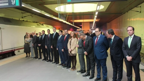 Llega a León el tren inaugural de la Variante de Pajares (1)