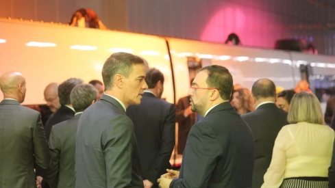 Llega a León el tren inaugural de la Variante de Pajares (6)