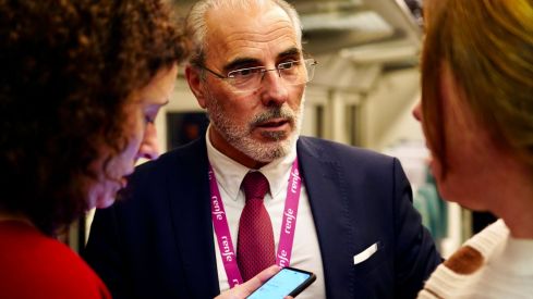 Primer trayecto con pasajeros entre León y Gijón tras la inauguración de la Variante de Pajares Primer trayecto con pasajeros entre León y Gijón tras la inauguración de la Variante de Pajares