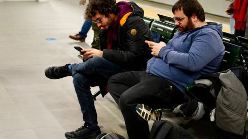 Primer trayecto con pasajeros entre León y Gijón tras la inauguración de la Variante de Pajares Primer trayecto con pasajeros entre León y Gijón tras la inauguración de la Variante de Pajares