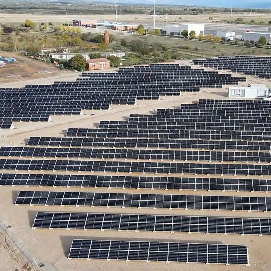 Aquarii Solar invertirá 15,7 millones en un módulo de almacenamiento de energía por baterías en Villamejil (León)