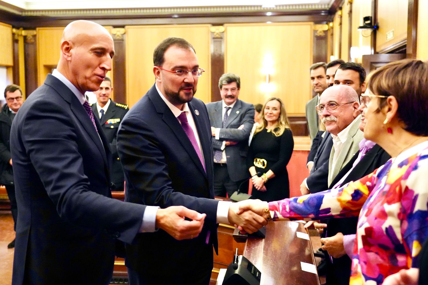 Adrián Barbón visita el Ayuntamiento de León