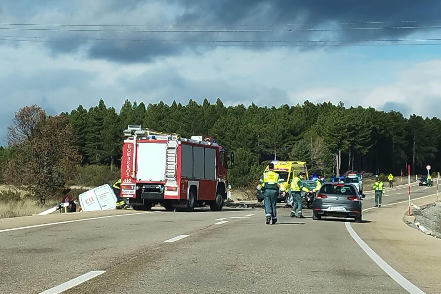  Un fallecido y dos heridos en un accidente de tráfico en las inmediaciones de El Rabizo