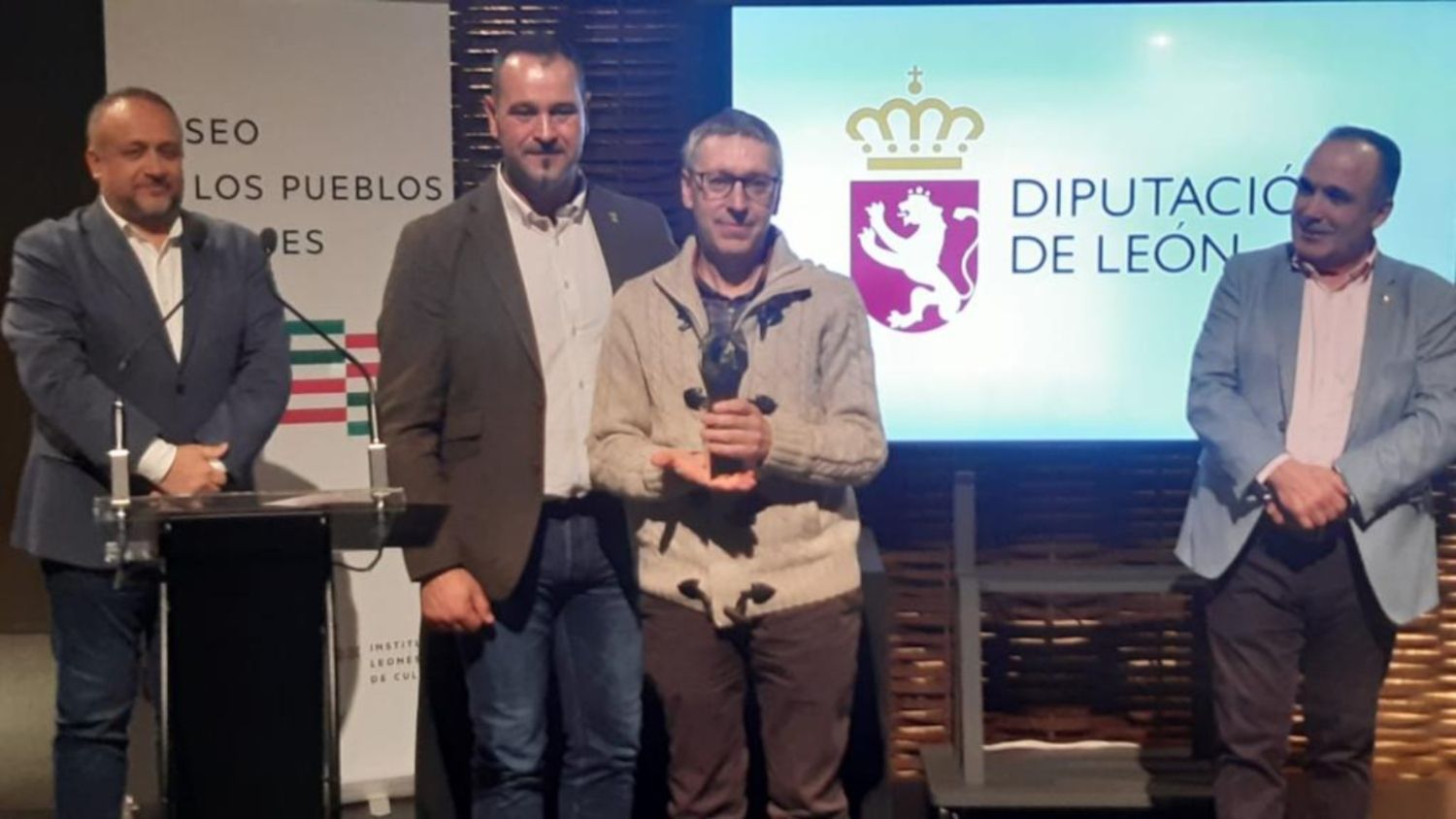 Pablo Andrés Escapa – Premio Concejo de las Letras Leonesas Pablo Andrés Escapa – Premio Concejo de las Letras Leonesas