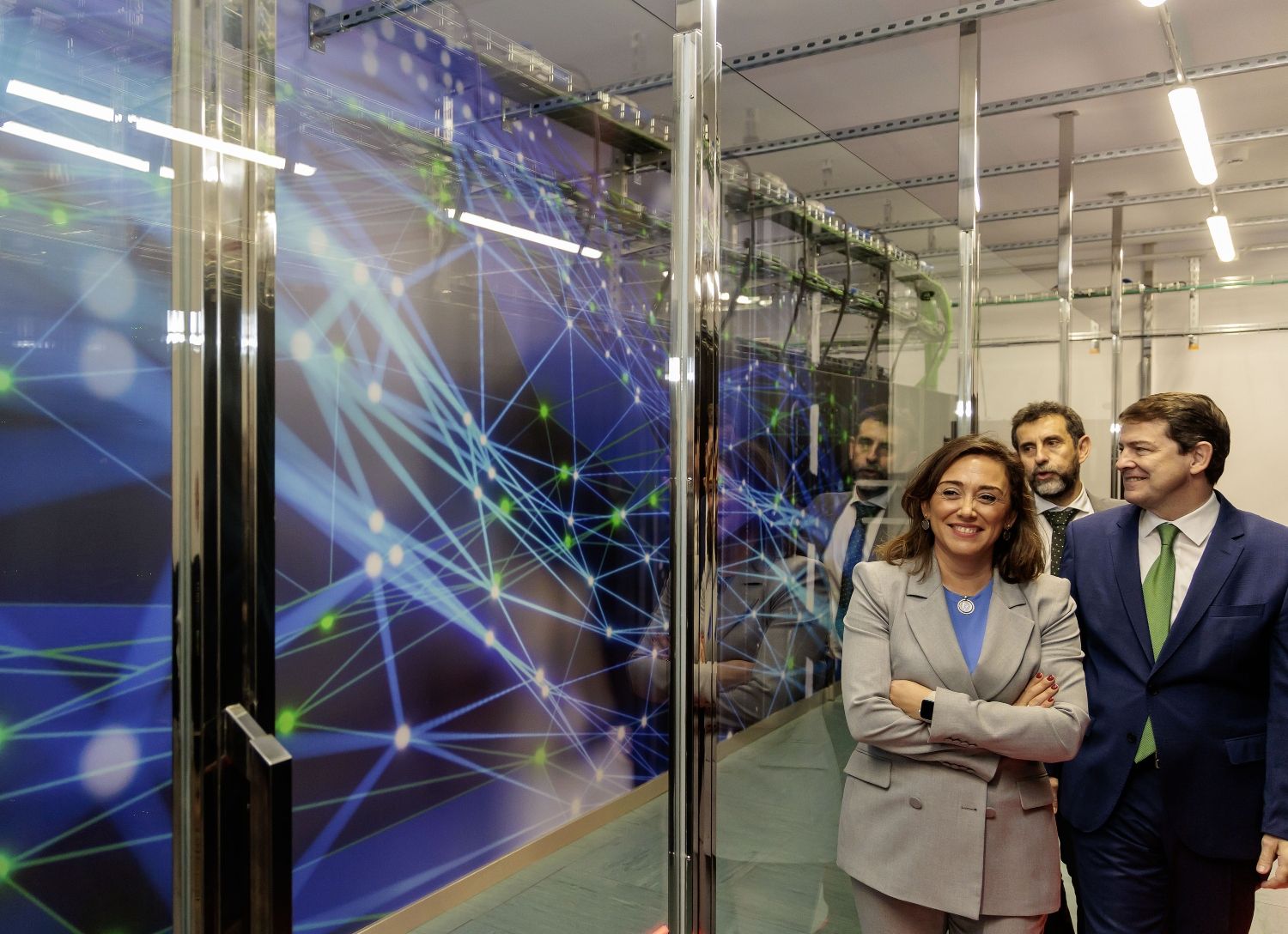 Alfonso Fernández Mañueco visita a las instalaciones de SCAYLE en el Campus de Vegazana