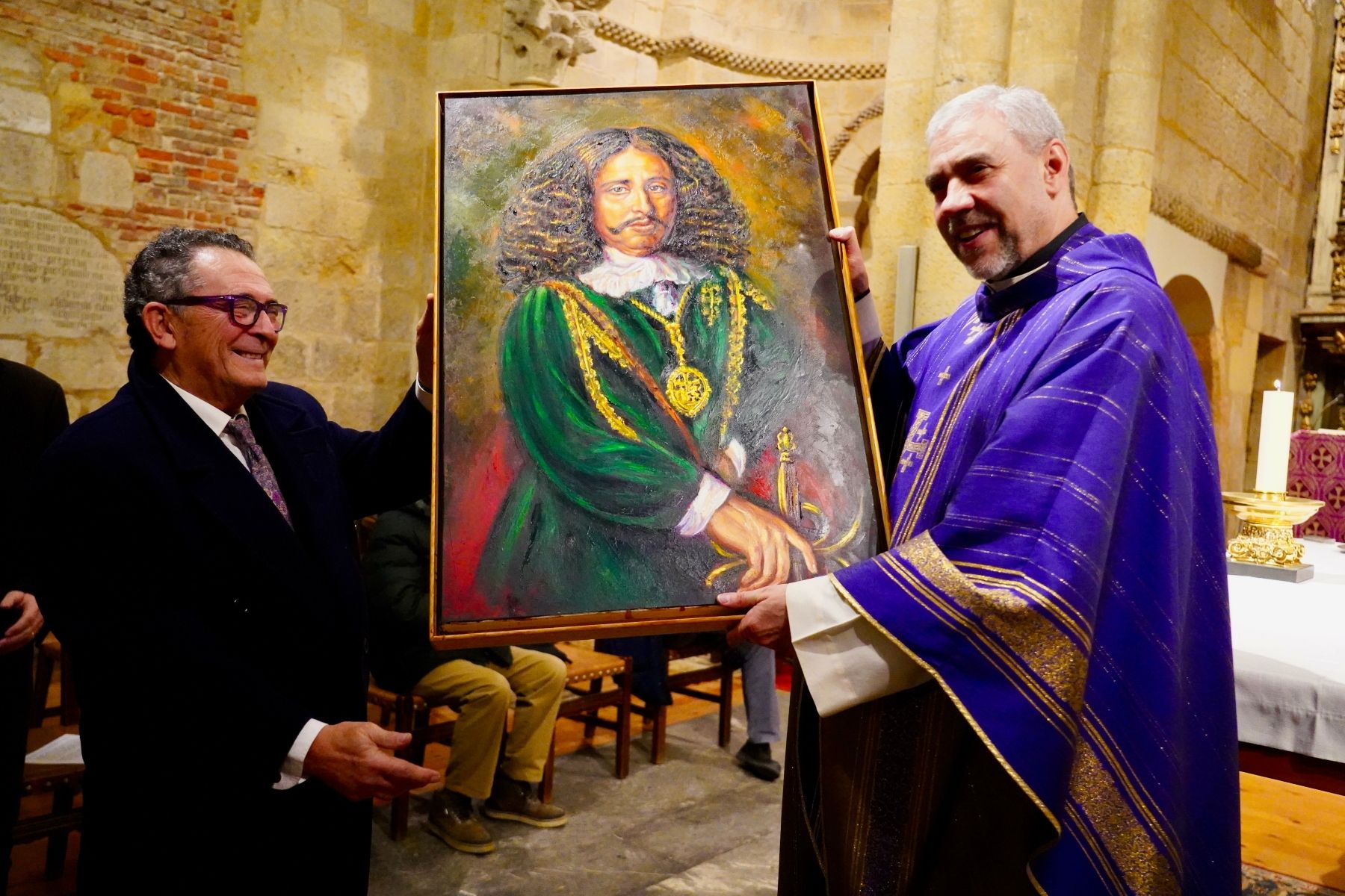 Ceremonia de entrega de dos obras pictóricas por parte del artista Luis Zotes a la Parroquia de Nuestra Señora del Mercado