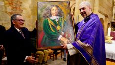 Ceremonia de entrega de dos obras pictóricas por parte del artista Luis Zotes a la Parroquia de Nuestra Señora del Mercado