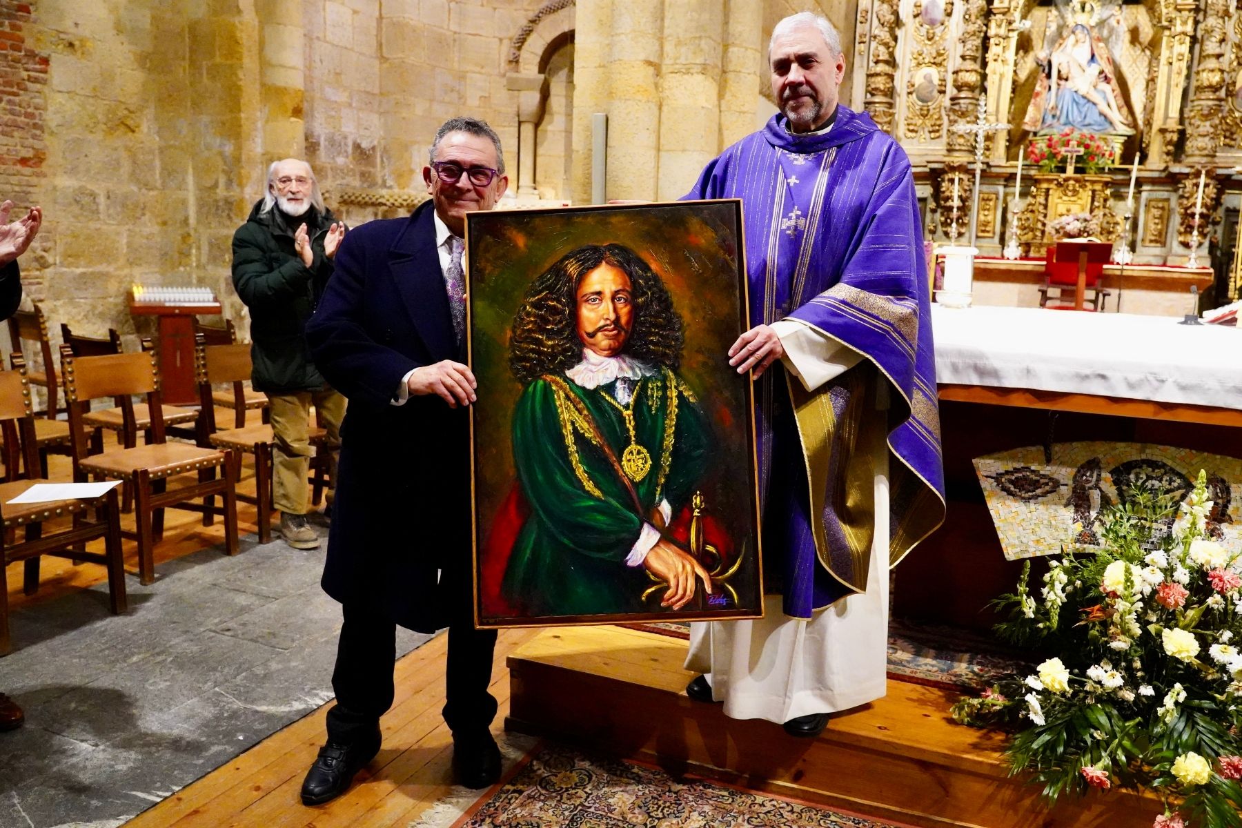  Ceremonia de entrega de dos obras pictóricas por parte del artista Luis Zotes a la Parroquia de Nuestra Señora del Mercado.