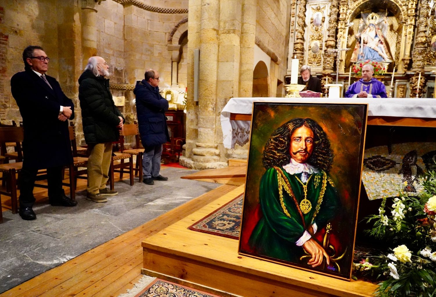  Ceremonia de entrega de dos obras pictóricas por parte del artista Luis Zotes a la Parroquia de Nuestra Señora del Mercado