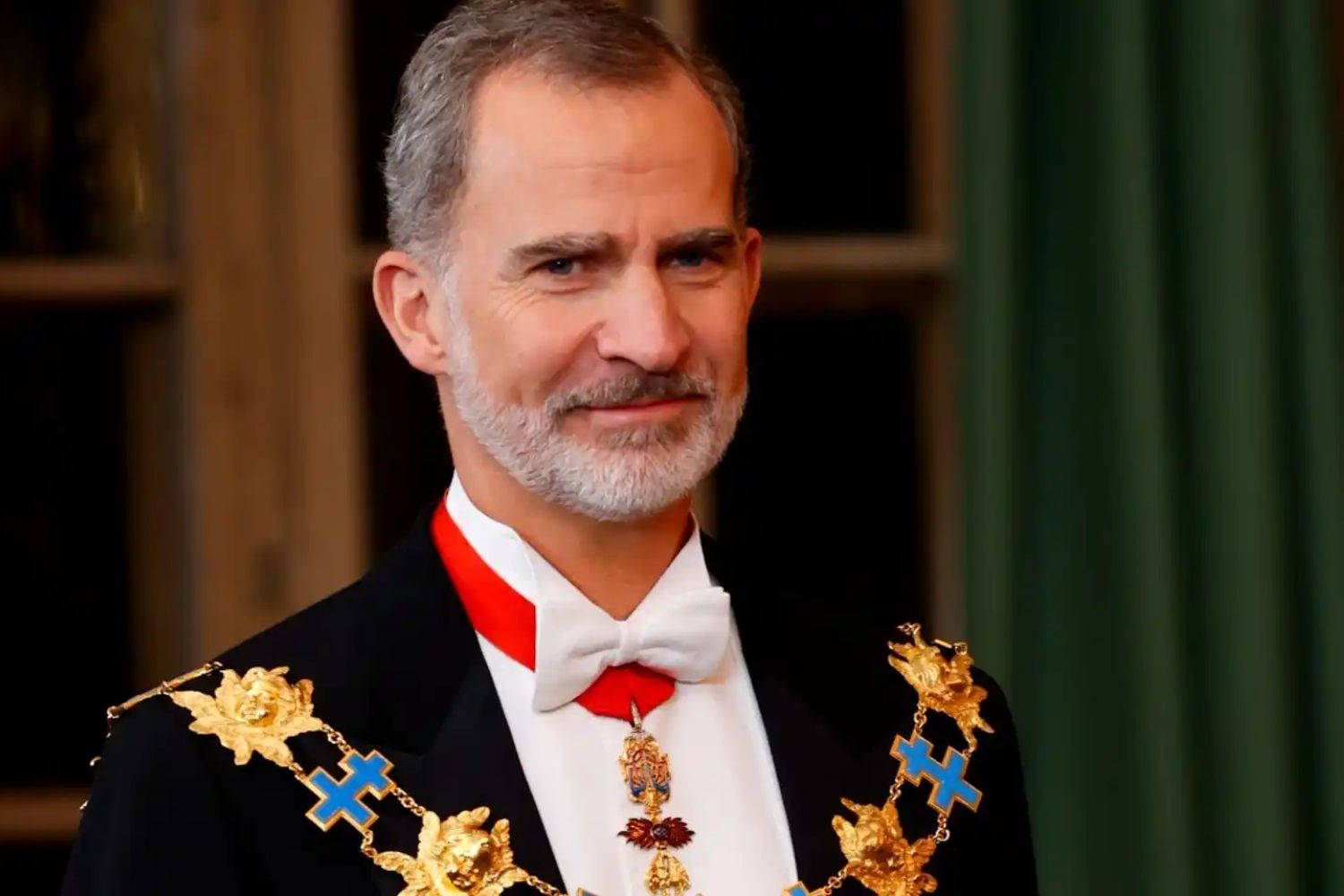 El rey Felipe VI se convierte en abad honorario de la Cofradía Santo Cristo del Perdón de León