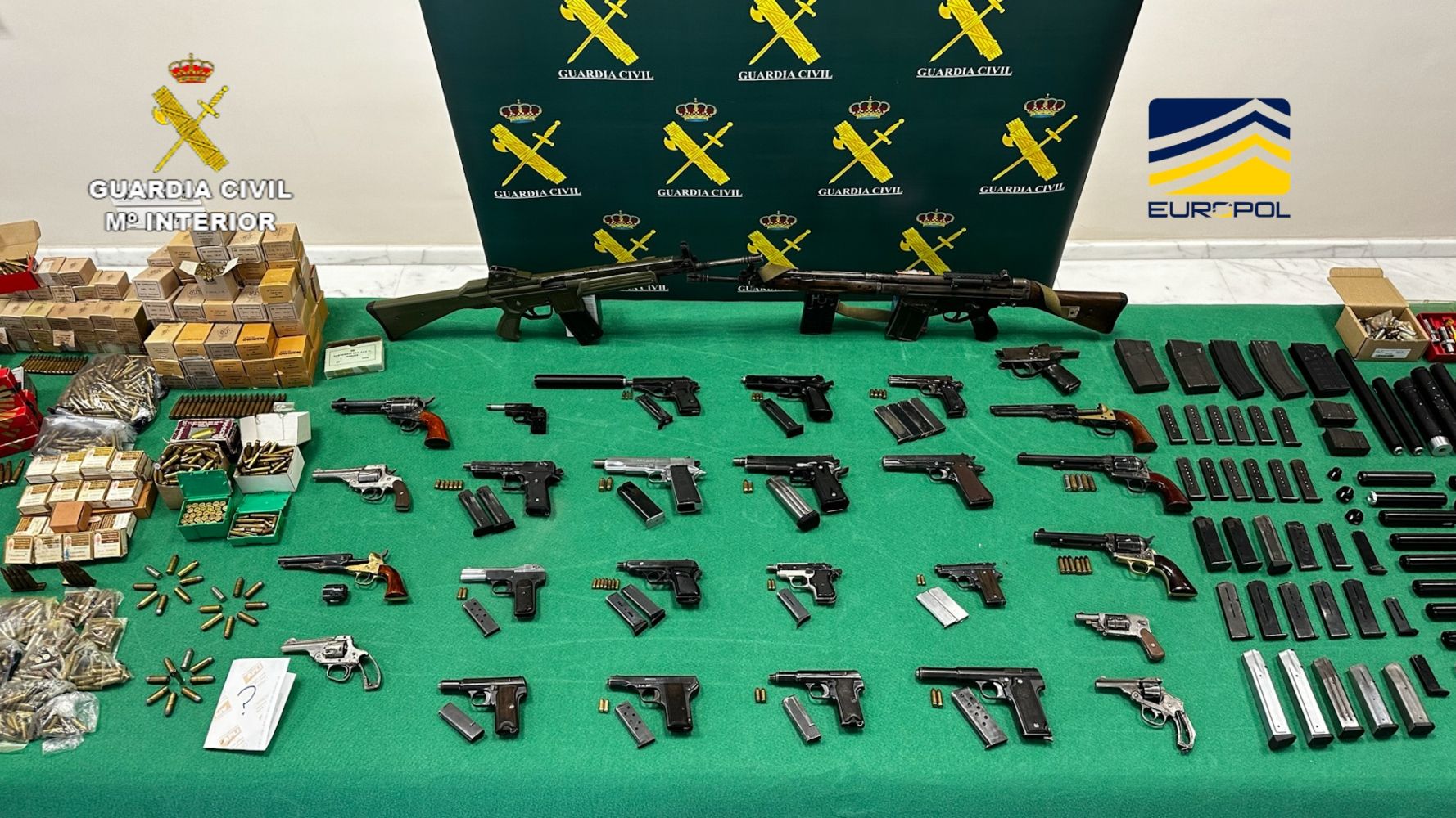 Operación Caramelo: Más de 80 armas de fuego, de guerra y de 3D incautadas en una macrooperación en León, Madrid y Jaén 
